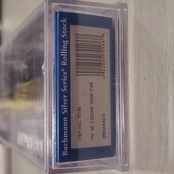 Bachmann N Scale PENNSALT 3 Dome Tank Car - Picture 2 of 2